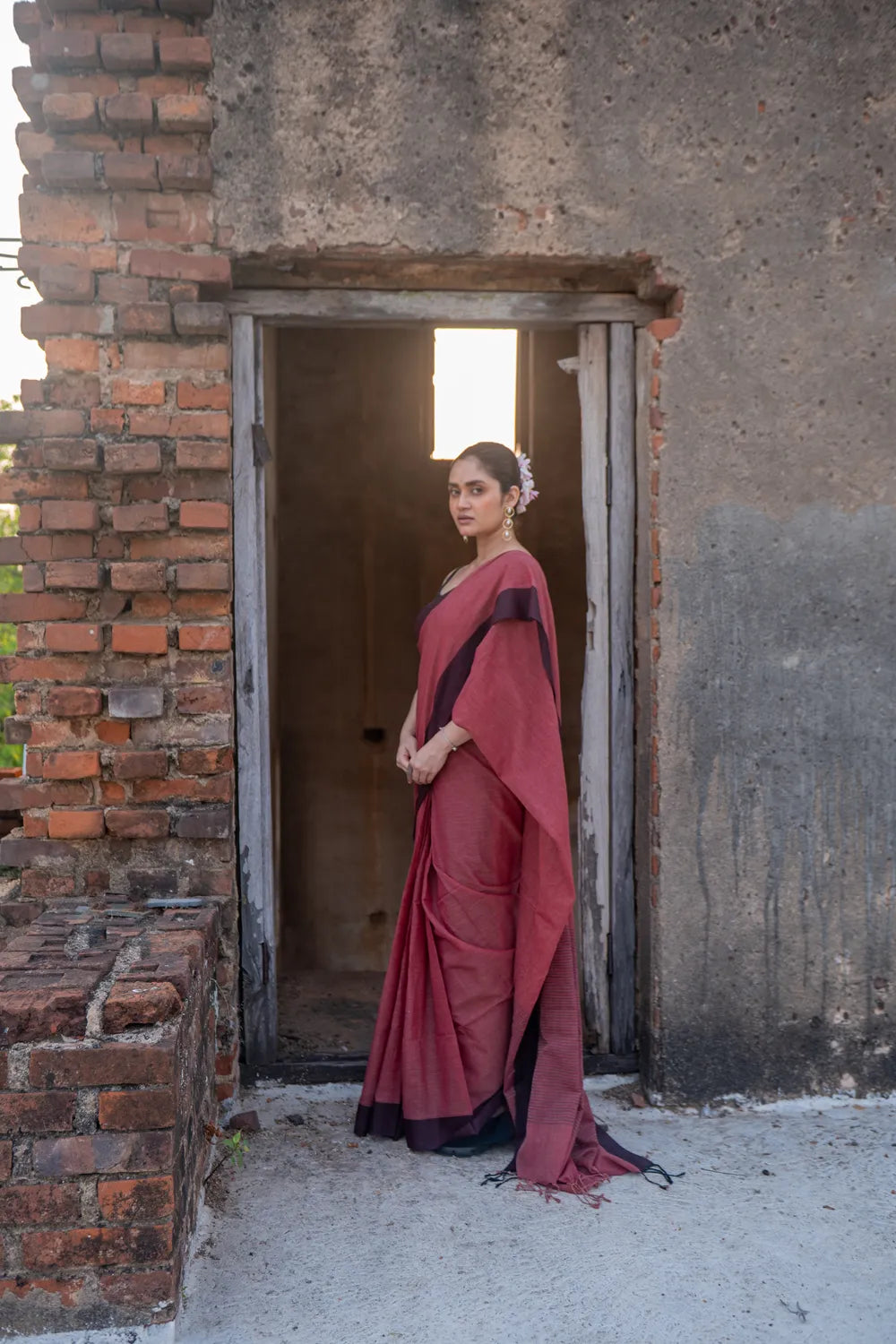 Handloom Brick Red Pure Cotton Saree with Black Border-Sutra Art of Clothing