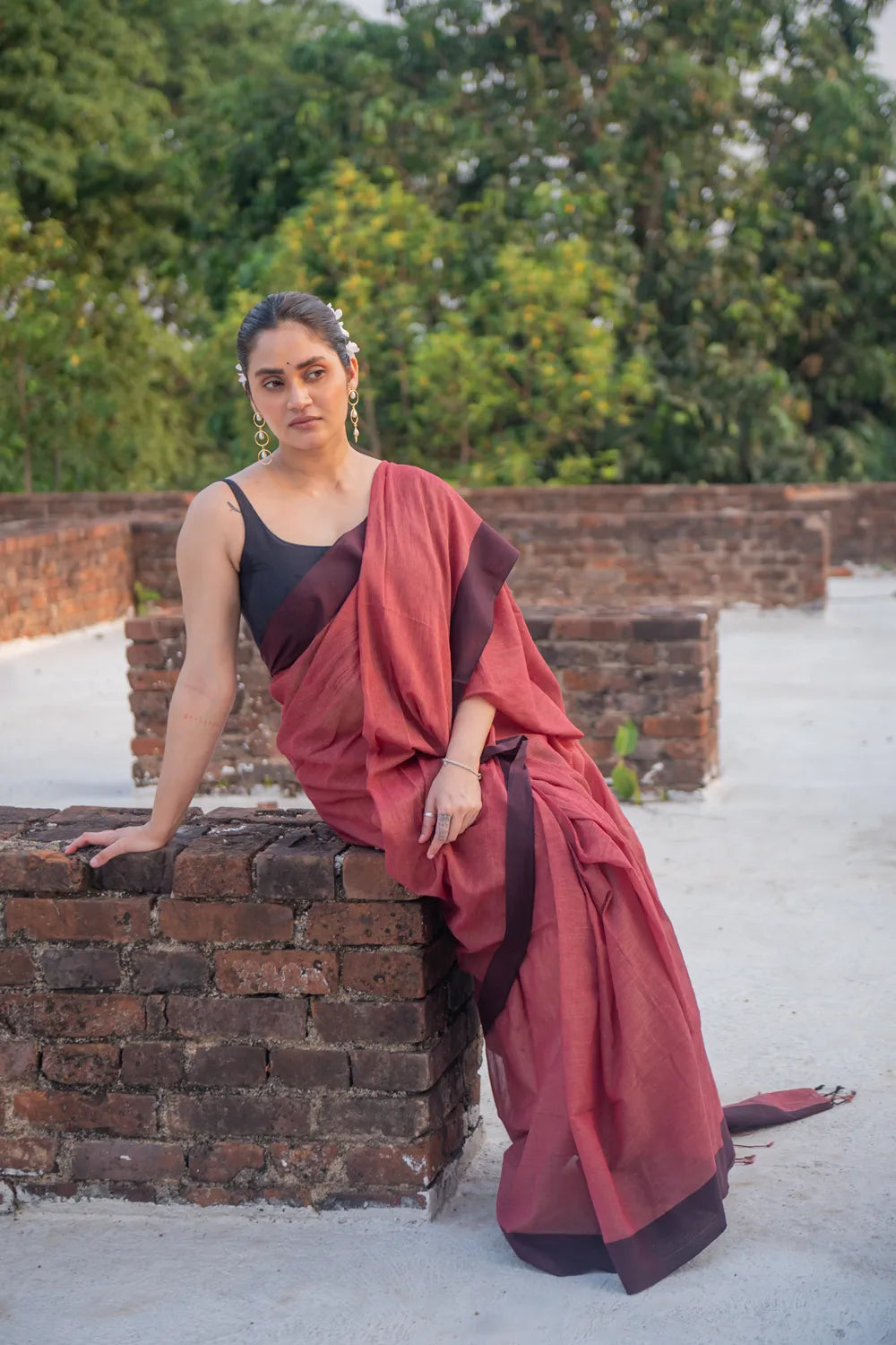 Handloom Brick Red Pure Cotton Saree with Black Border-Sutra Art of Clothing
