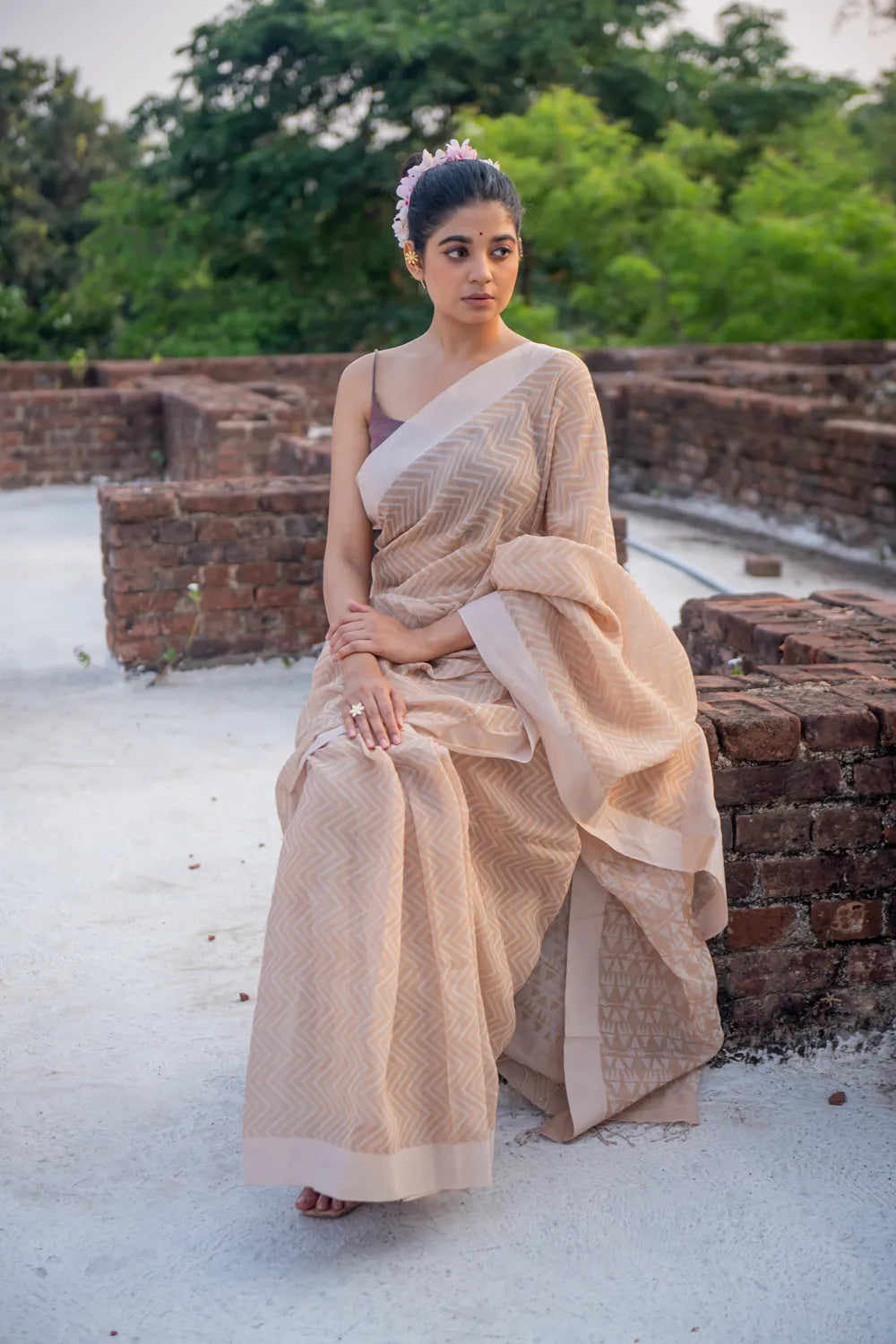 Handloom Beige Sandscape Linen Cotton Saree-Sutra Art of Clothing