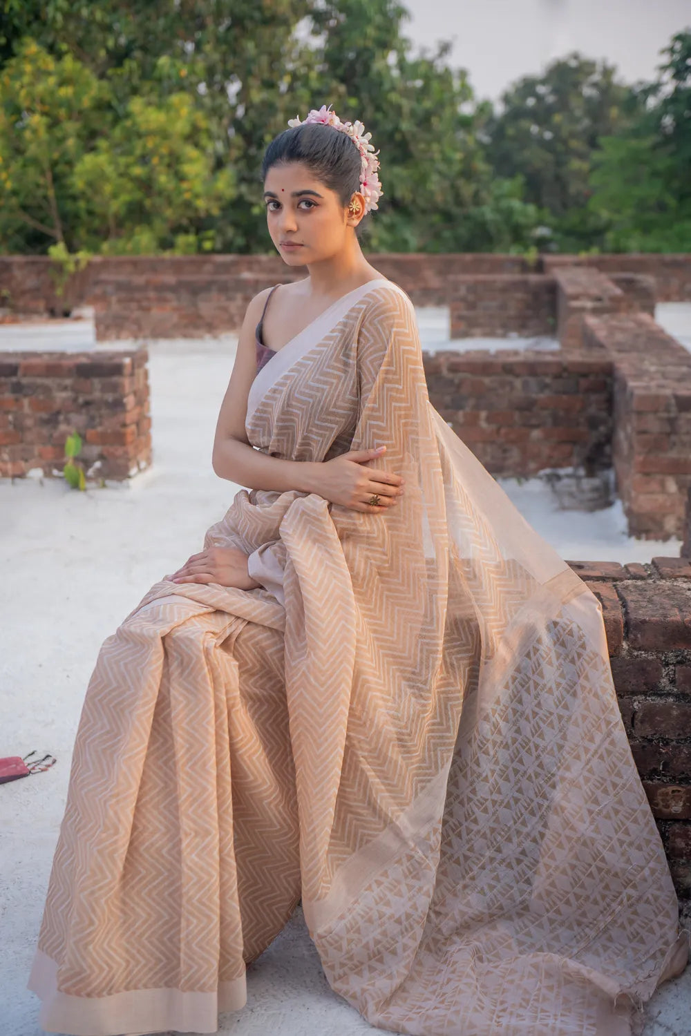 Handloom Beige Sandscape Linen Cotton Saree-Sutra Art of Clothing