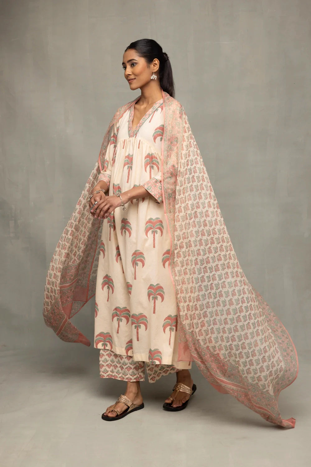 Cream and Pink Hand Block Palm Printed Kurta Set with Dupatta