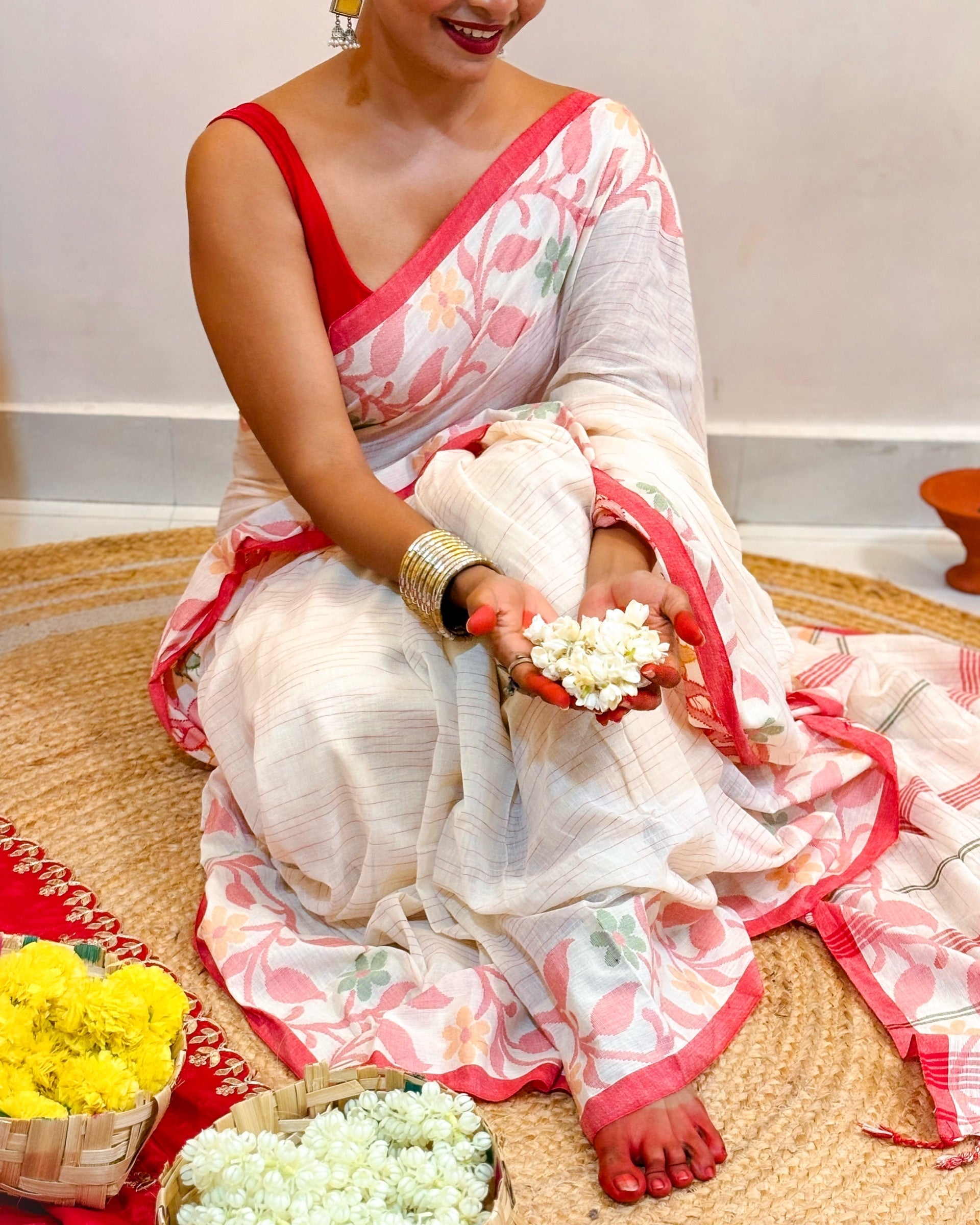 Laal Sada Durga Pujo Saree in Jamdani mulmul cotton