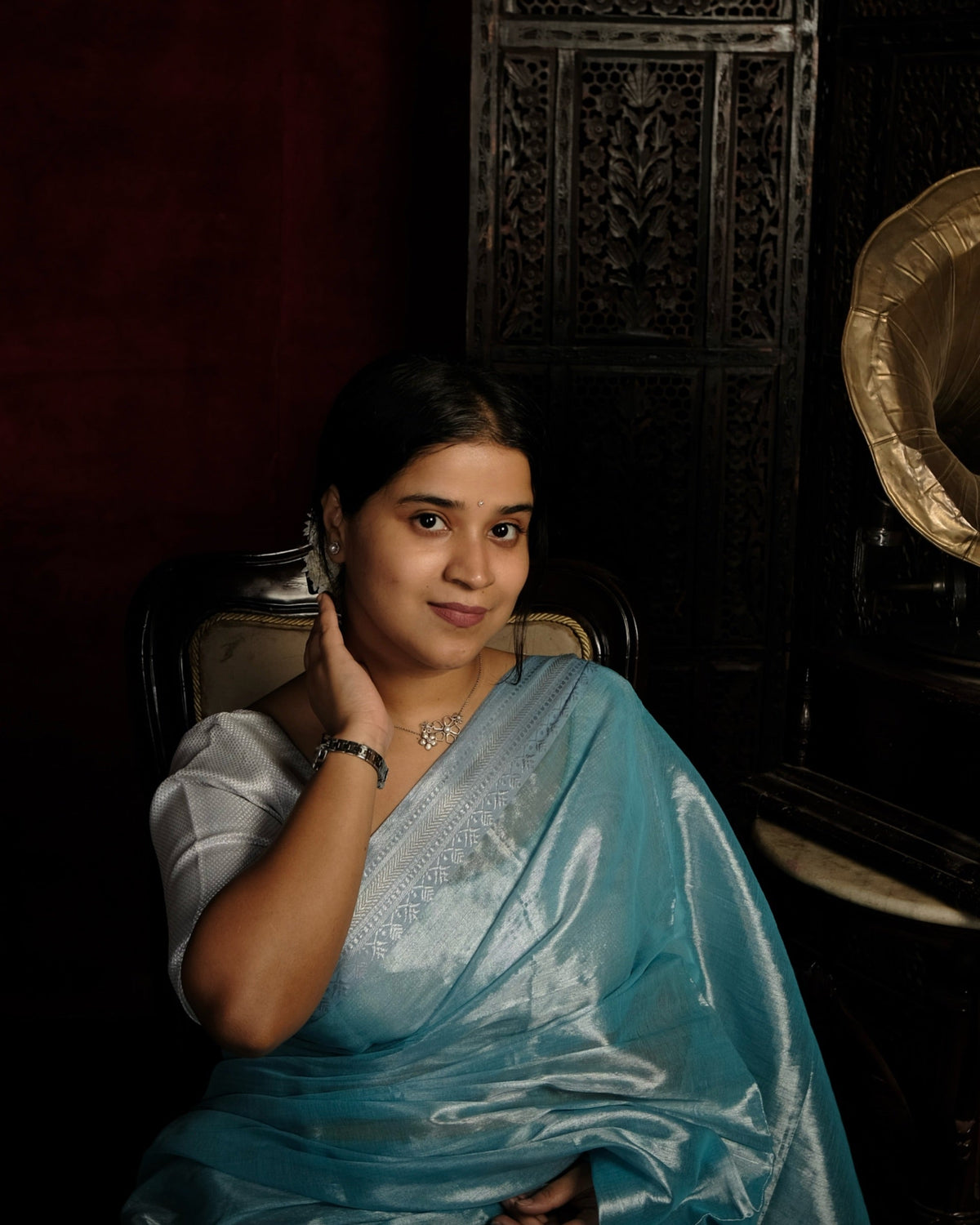Shop Aame Asmaani saree in blue mulmul tissue fabric for festive celebrations