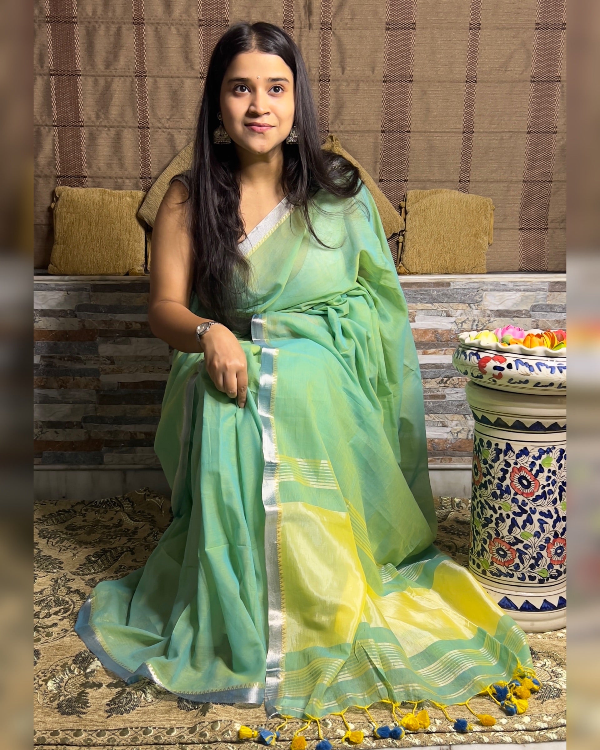 Comfortable dual tone green yellow mangalgiri handloom cotton Shopaame saree named Morni