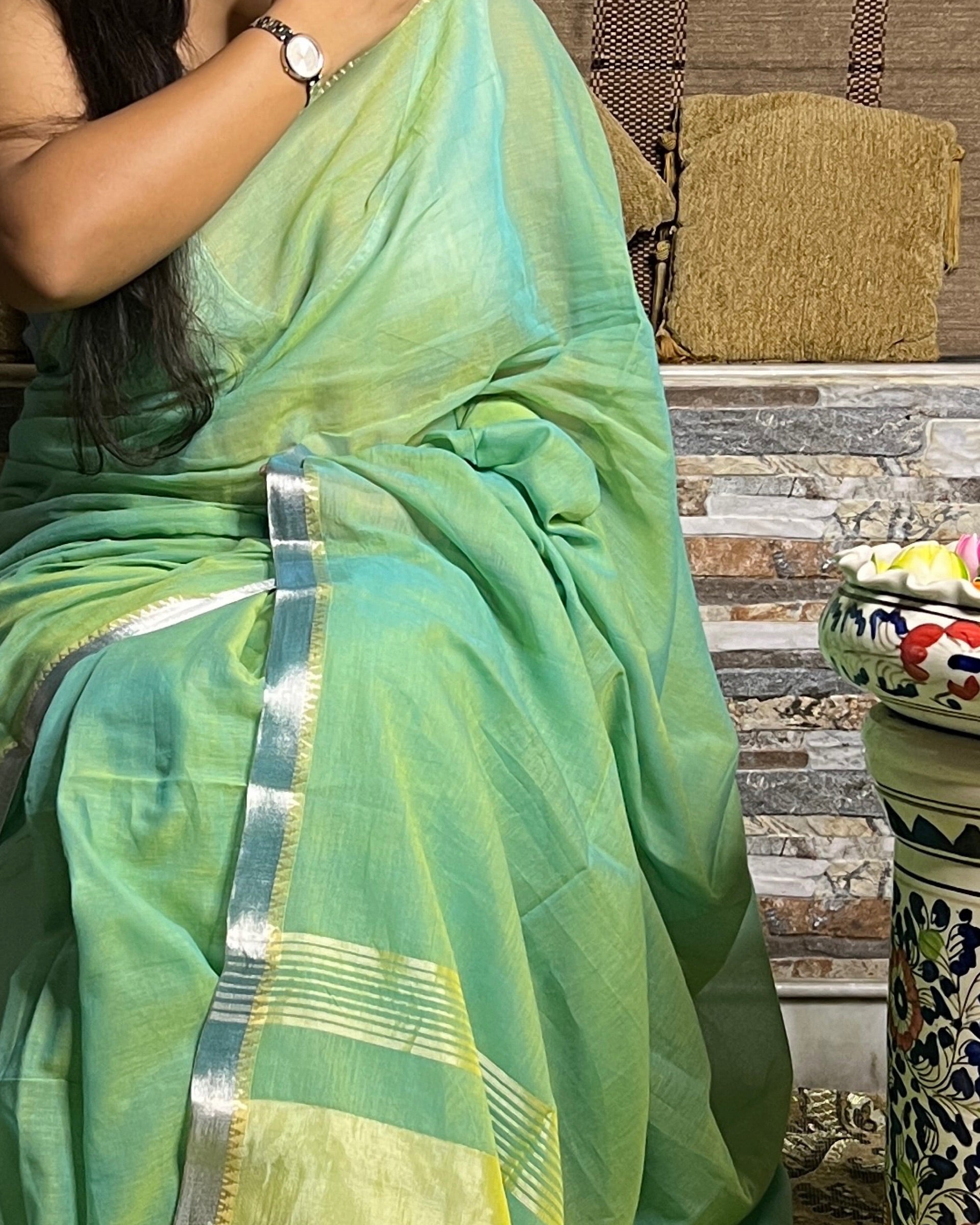 Soft and comfortable dual tone green yellow mangalgiri handloom cotton saree named Morni