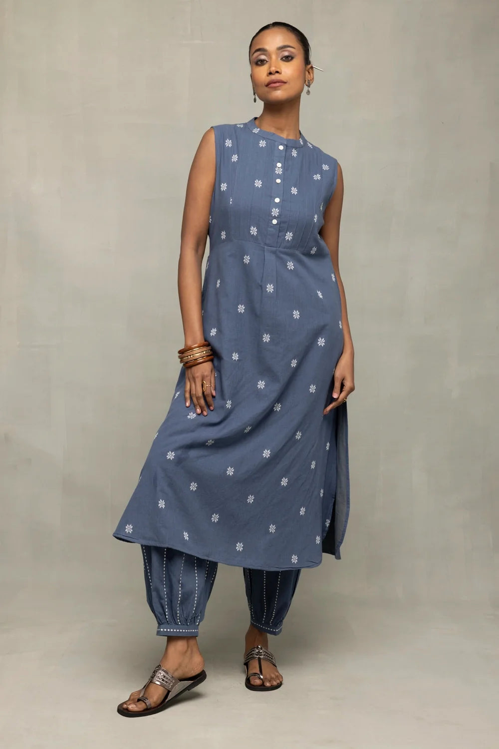 Dark Grey Woven Pure Cotton Kurta Set-Sutra Art of Clothing
