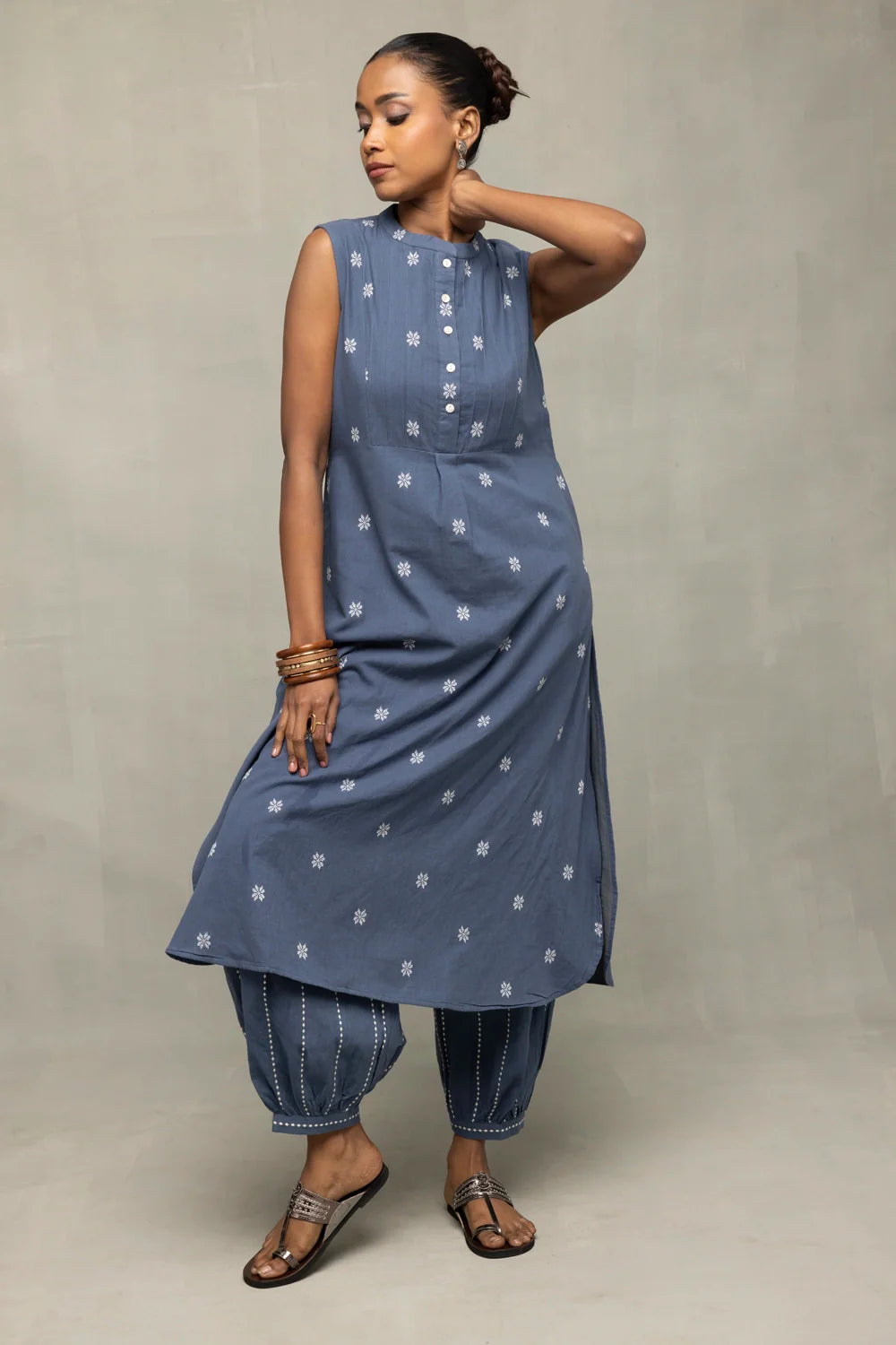 Dark Grey Woven Pure Cotton Kurta Set-Sutra Art of Clothing