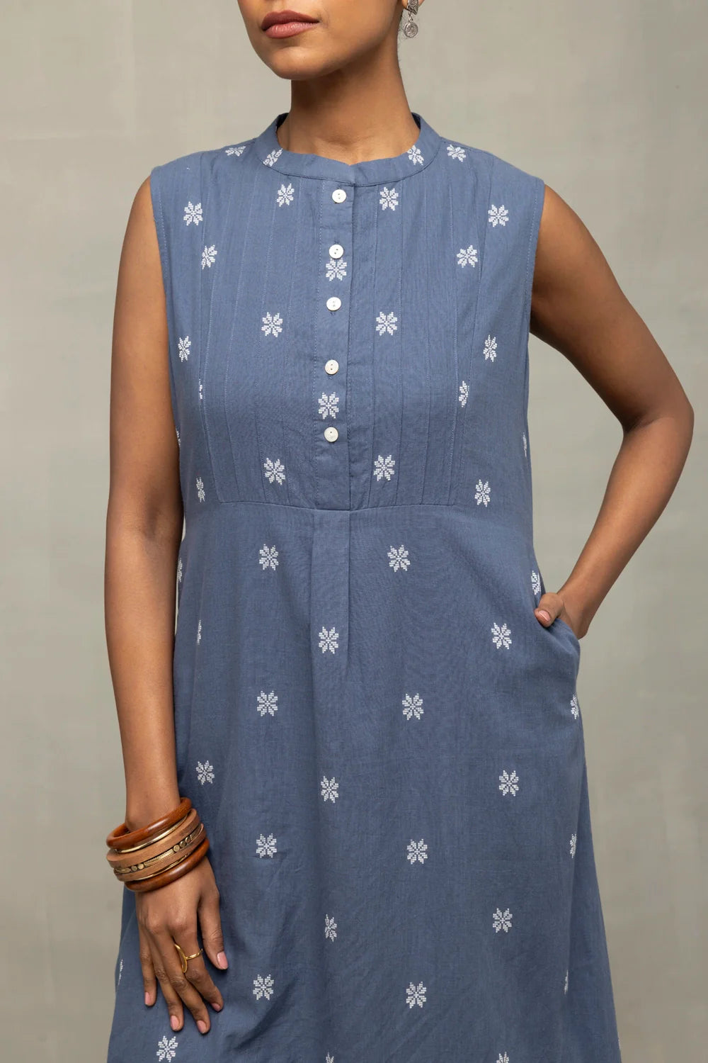 Dark Grey Woven Pure Cotton Kurta Set-Sutra Art of Clothing