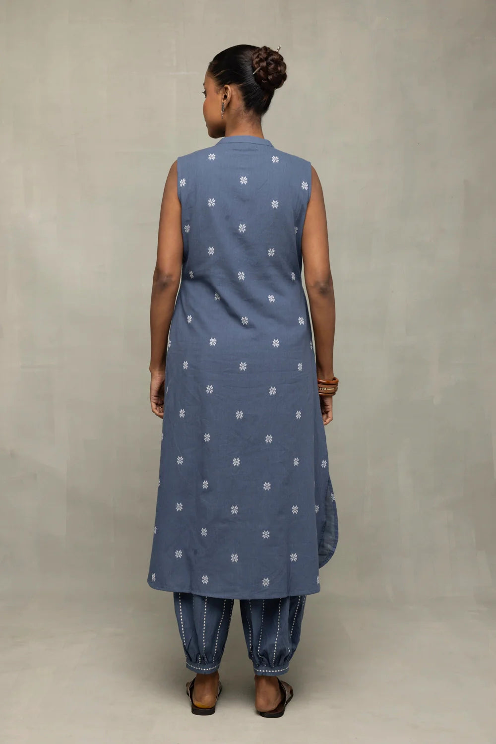 Dark Grey Woven Pure Cotton Kurta Set-Sutra Art of Clothing