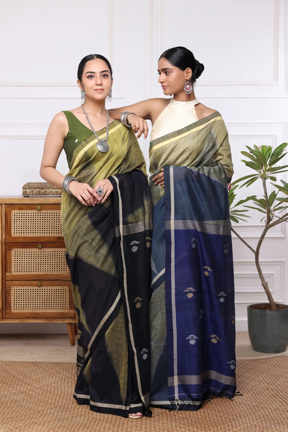 Handloom Navy Blue & Green Mul Cotton Jamdani Saree-Sutra Art of Clothing