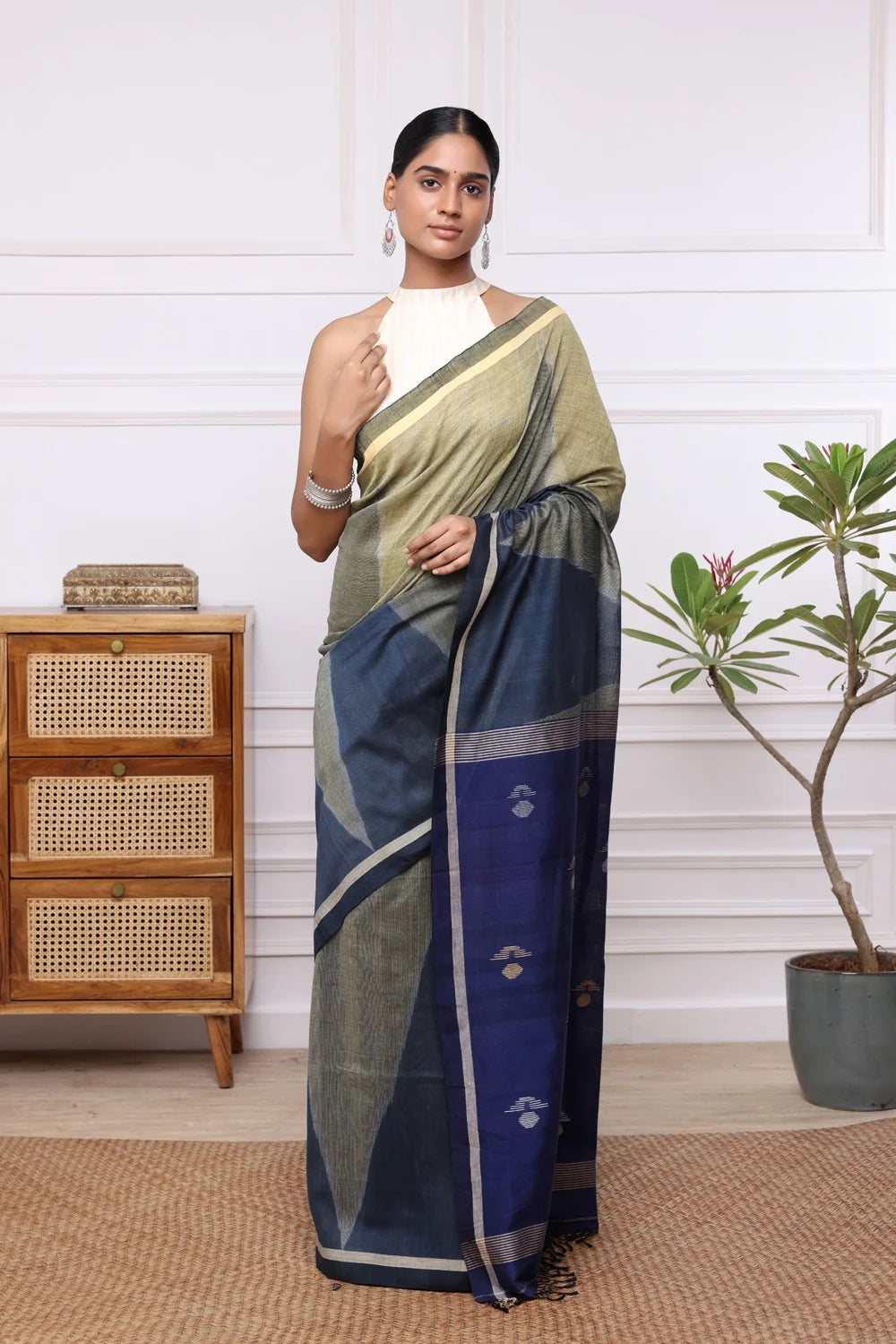 Handloom Navy Blue & Green Mul Cotton Jamdani Saree-Sutra Art of Clothing