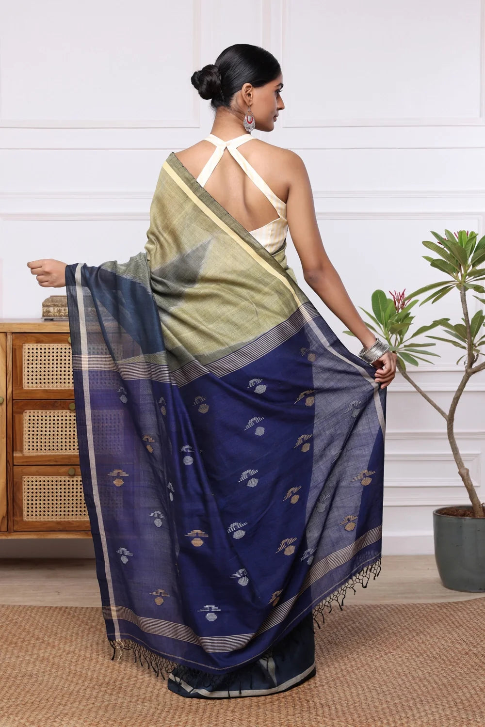 Handloom Navy Blue & Green Mul Cotton Jamdani Saree-Sutra Art of Clothing