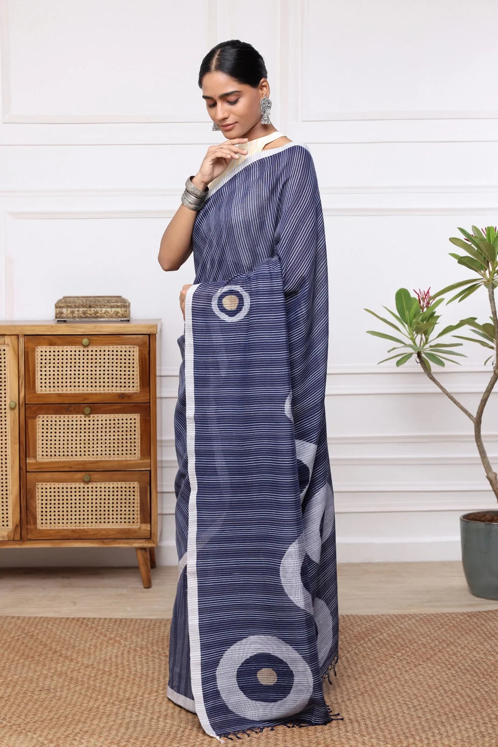 Handloom Blue Stripes Mul Cotton Eye Ball Saree-Sutra Art of Clothing