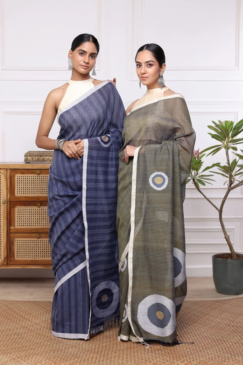 Handloom Olive Green Stripes Mul Cotton Eye Ball Saree-Sutra Art of Clothing