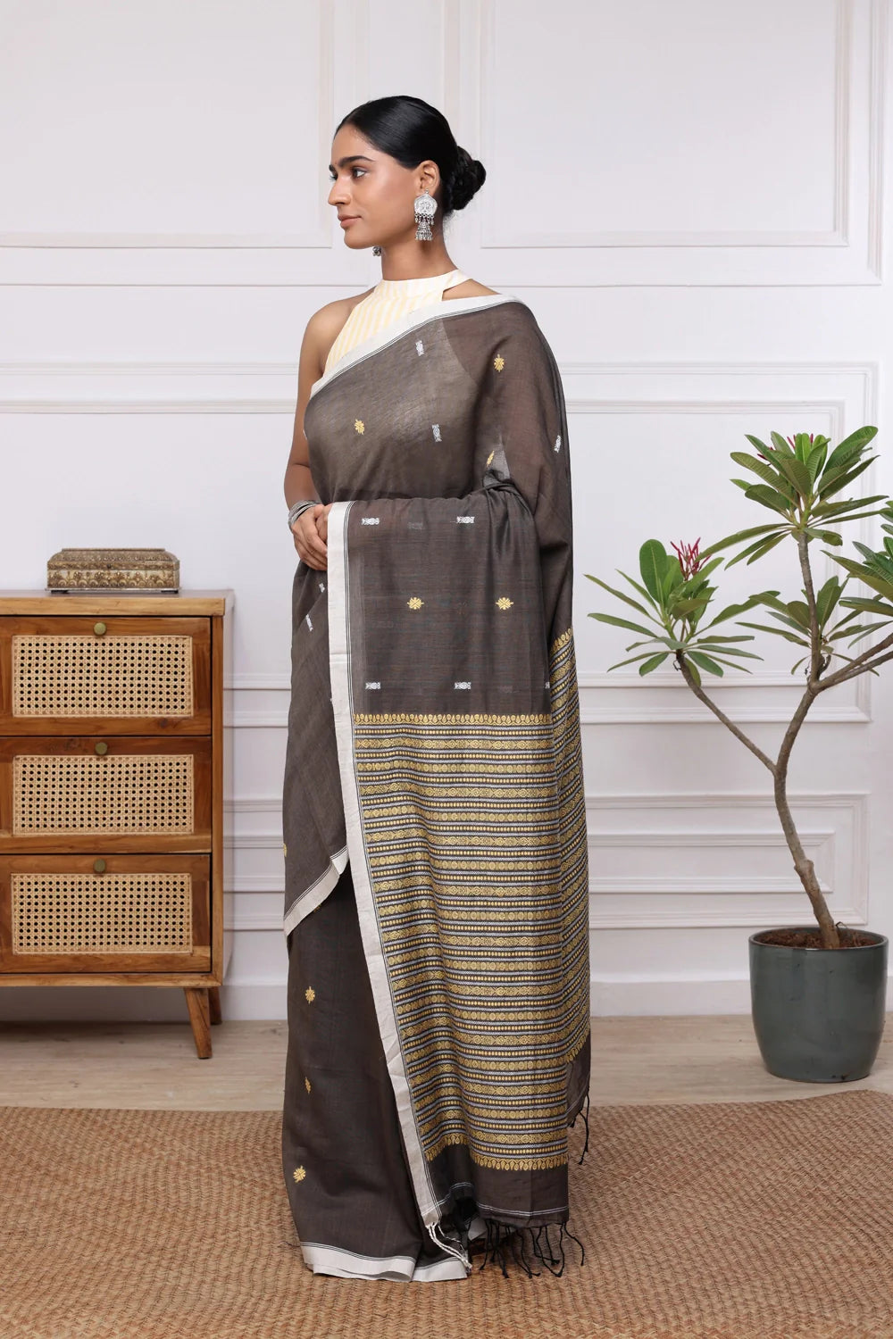 Handloom Espresso Brown Pure Cotton Saree-Sutra Art of Clothing