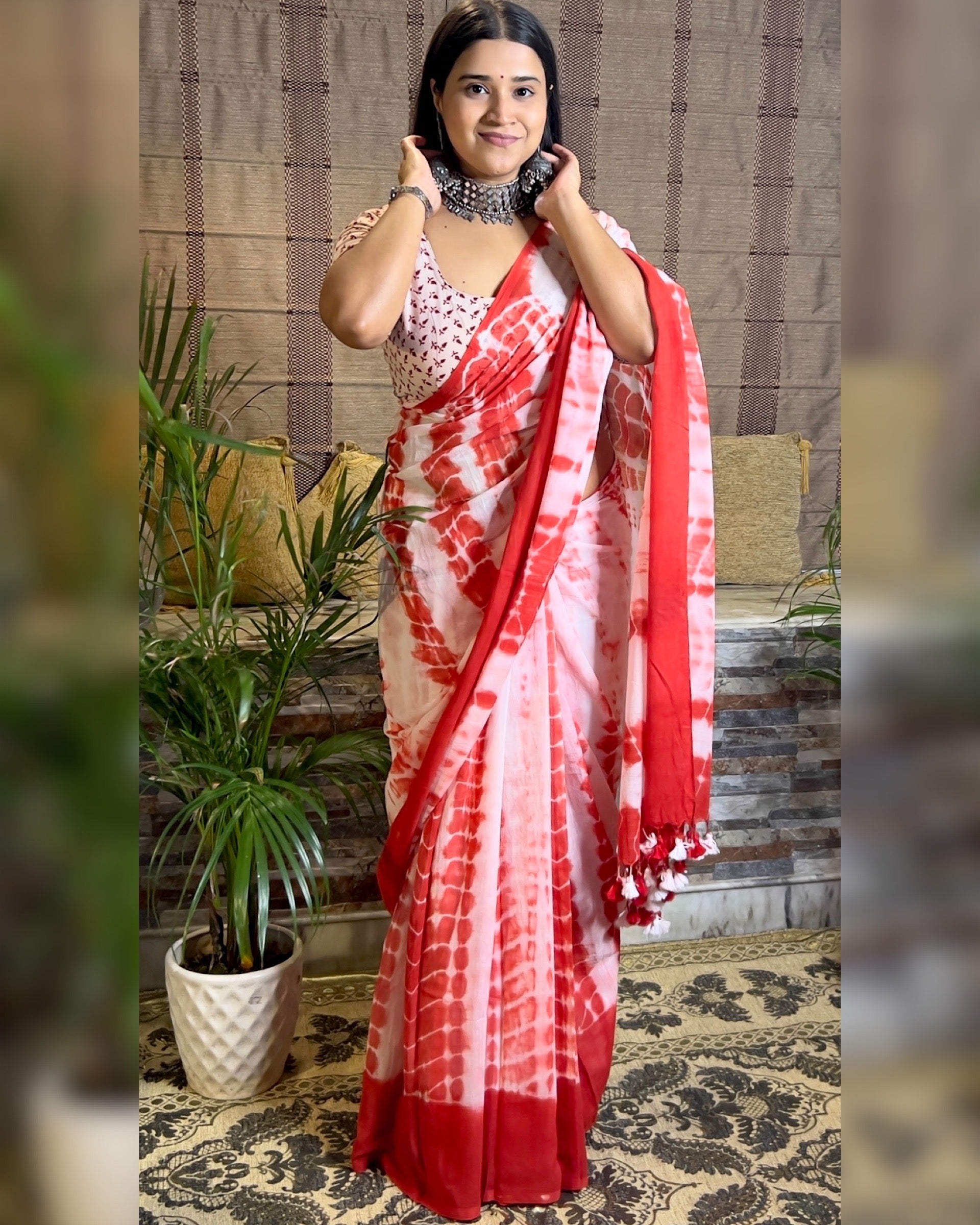 Soft and Comfortable Durga Puja Navaratri Red and White Mulmul Cotton Tie and Dye Shibori Saree Collection