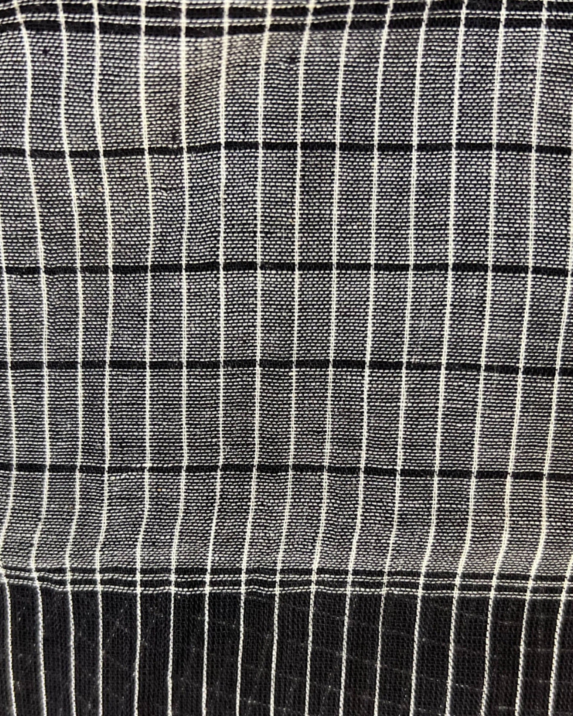 Comfortable handloom cotton saree in black and white checks named Tic Tac oe