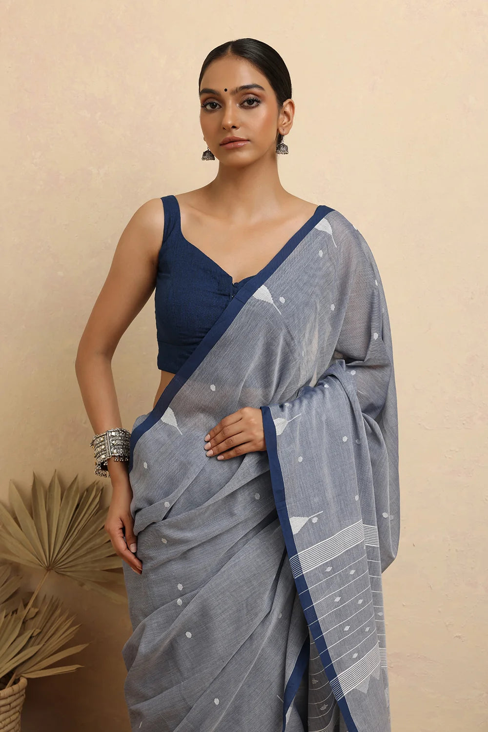 Handloom Grey Pure Cotton Jamdani Saree-Sutra Art of Clothing