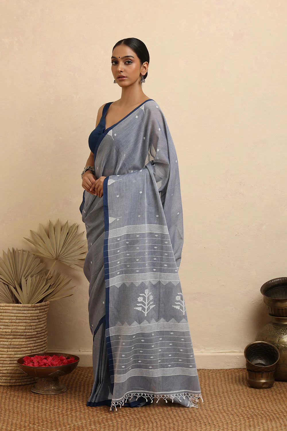 Handloom Grey Pure Cotton Jamdani Saree-Sutra Art of Clothing