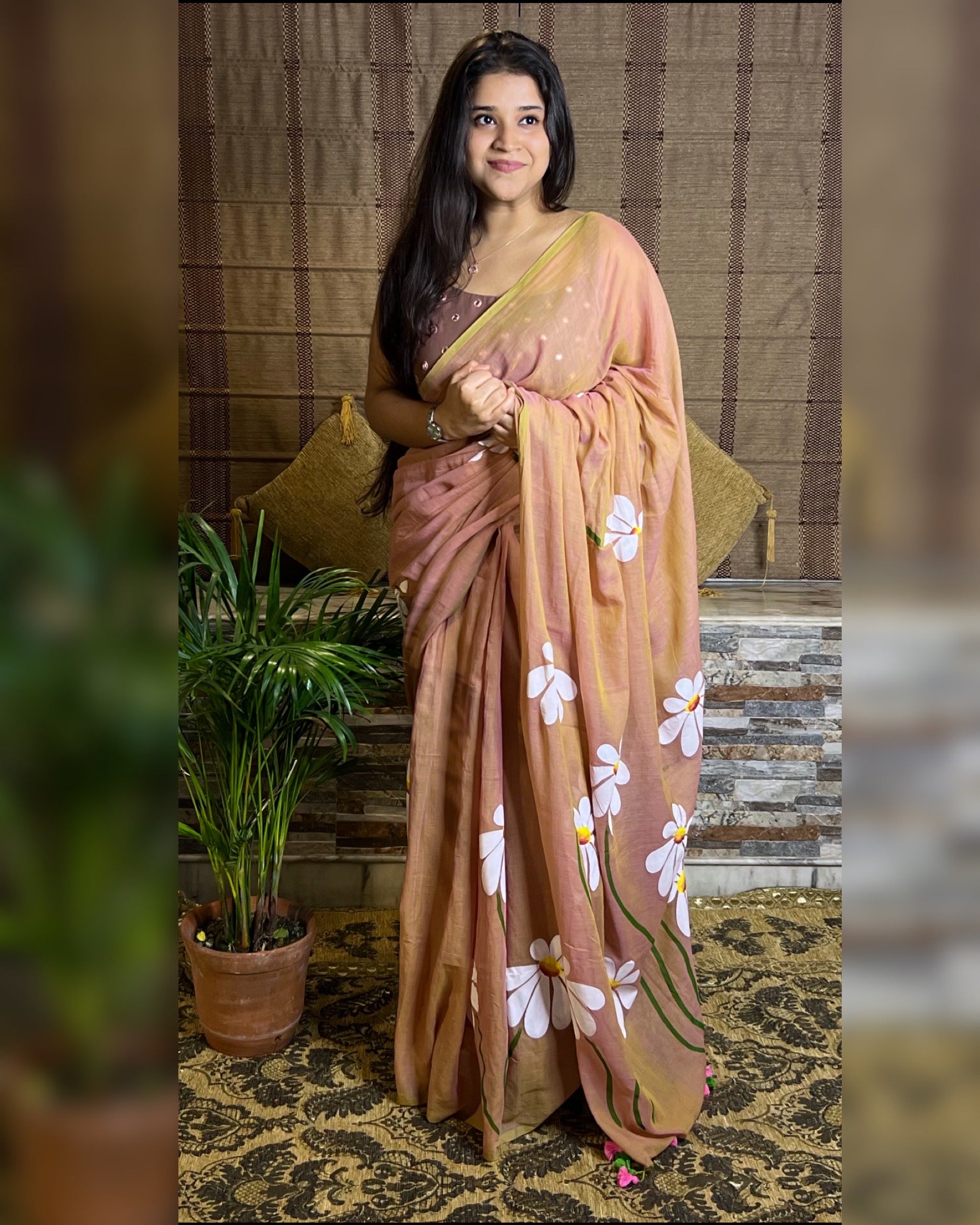 Soft and comfortable light weight dual tone beige and pink mulmul cotton saree with floral hand painting good for day time wear
