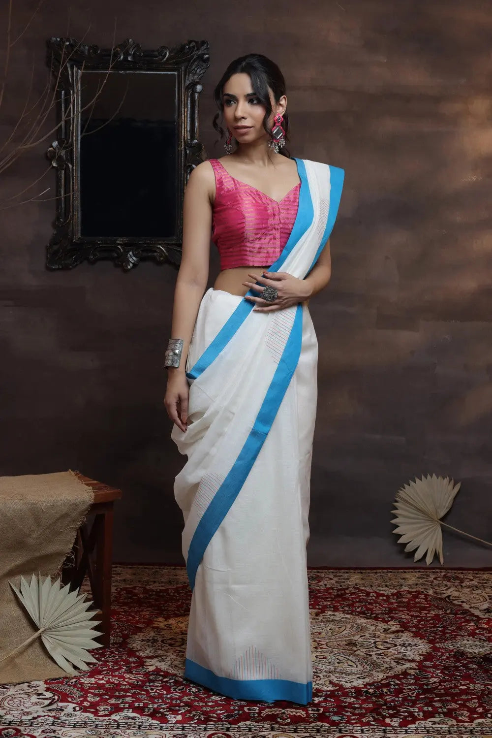 Handloom White Soft Cotton Saree With Blue Border-Sutra Art of Clothing