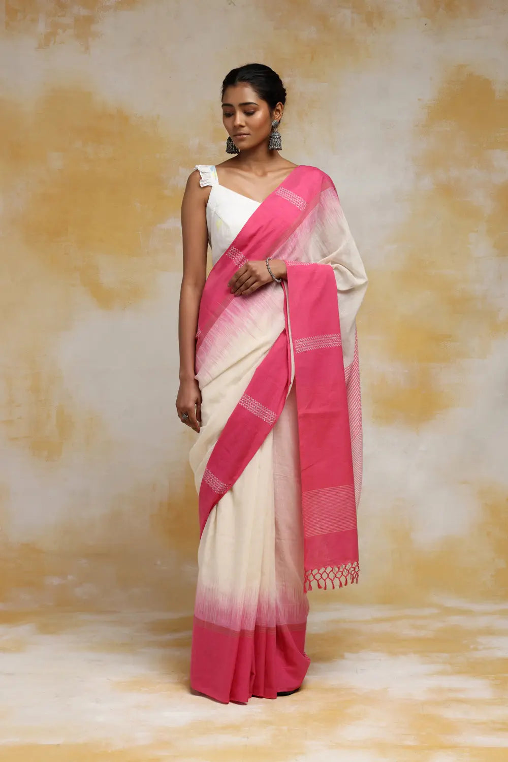 Handloom White Soft Cotton Saree With Pink Border-Sutra Art of Clothing