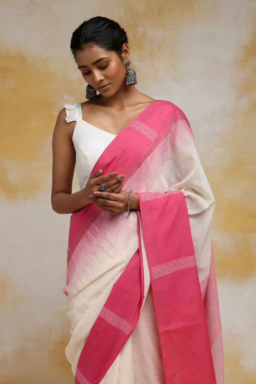 Handloom White Soft Cotton Saree With Pink Border-Sutra Art of Clothing