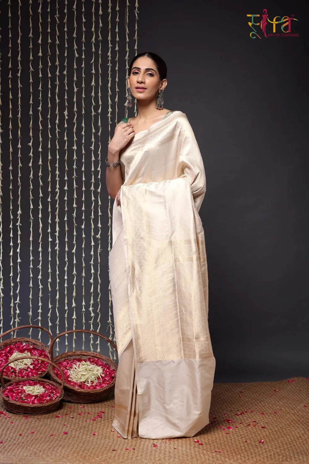 Handloom Cream Pure Silk Tanchoi Banarasi Saree-Sutra Art of Clothing