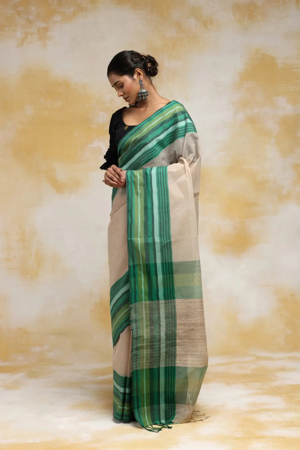 Handloom Beige Pure Cotton Saree With Green Border-Sutra Art of Clothing