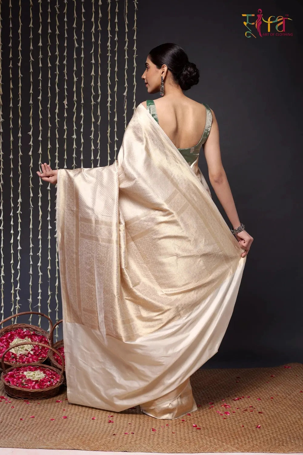 Handloom Cream Pure Silk Tanchoi Banarasi Saree-Sutra Art of Clothing