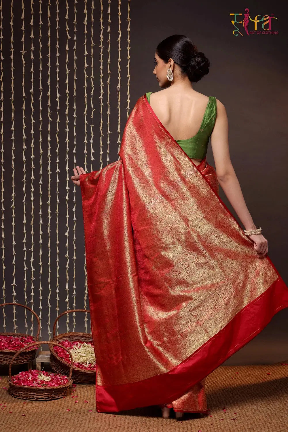 Ruby Red Handloom Pure Silk Tanchoi Banarasi Saree-Sutra Art of Clothing