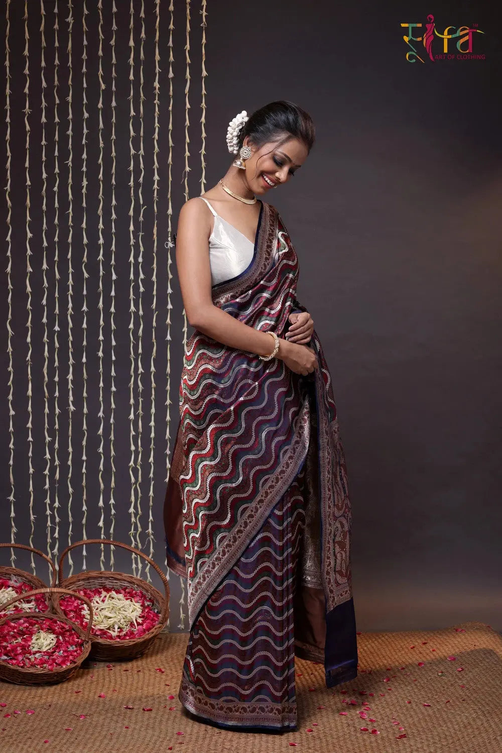 Handloom Navy Blue Tanchoi Silk Banarasi Saree-Sutra Art of Clothing