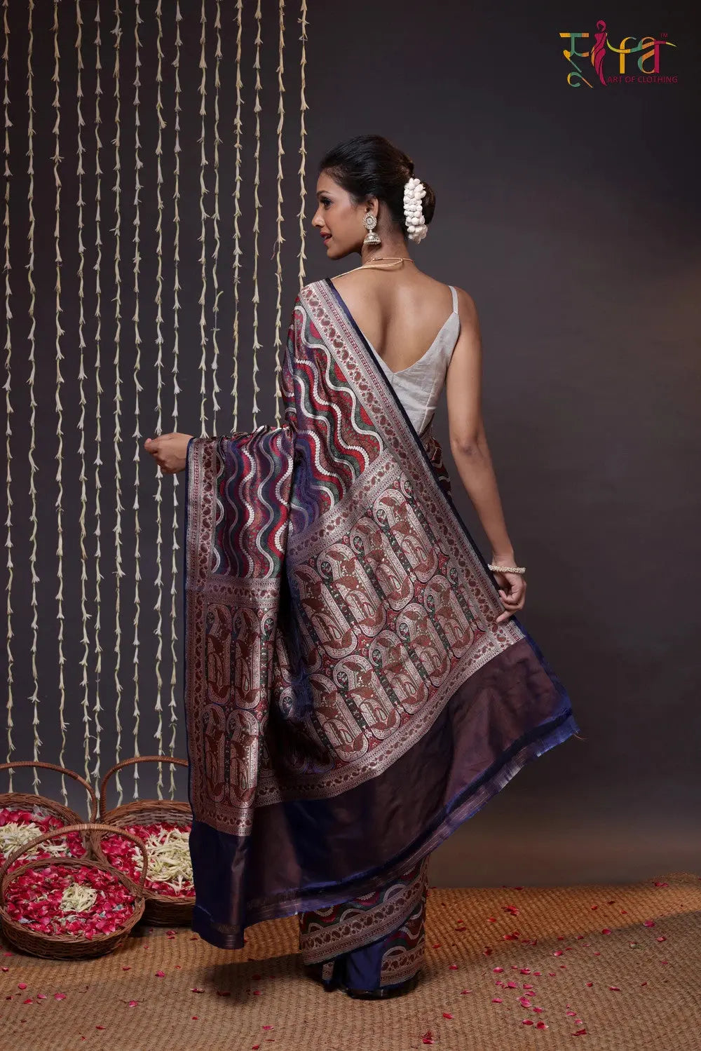 Handloom Navy Blue Tanchoi Silk Banarasi Saree-Sutra Art of Clothing