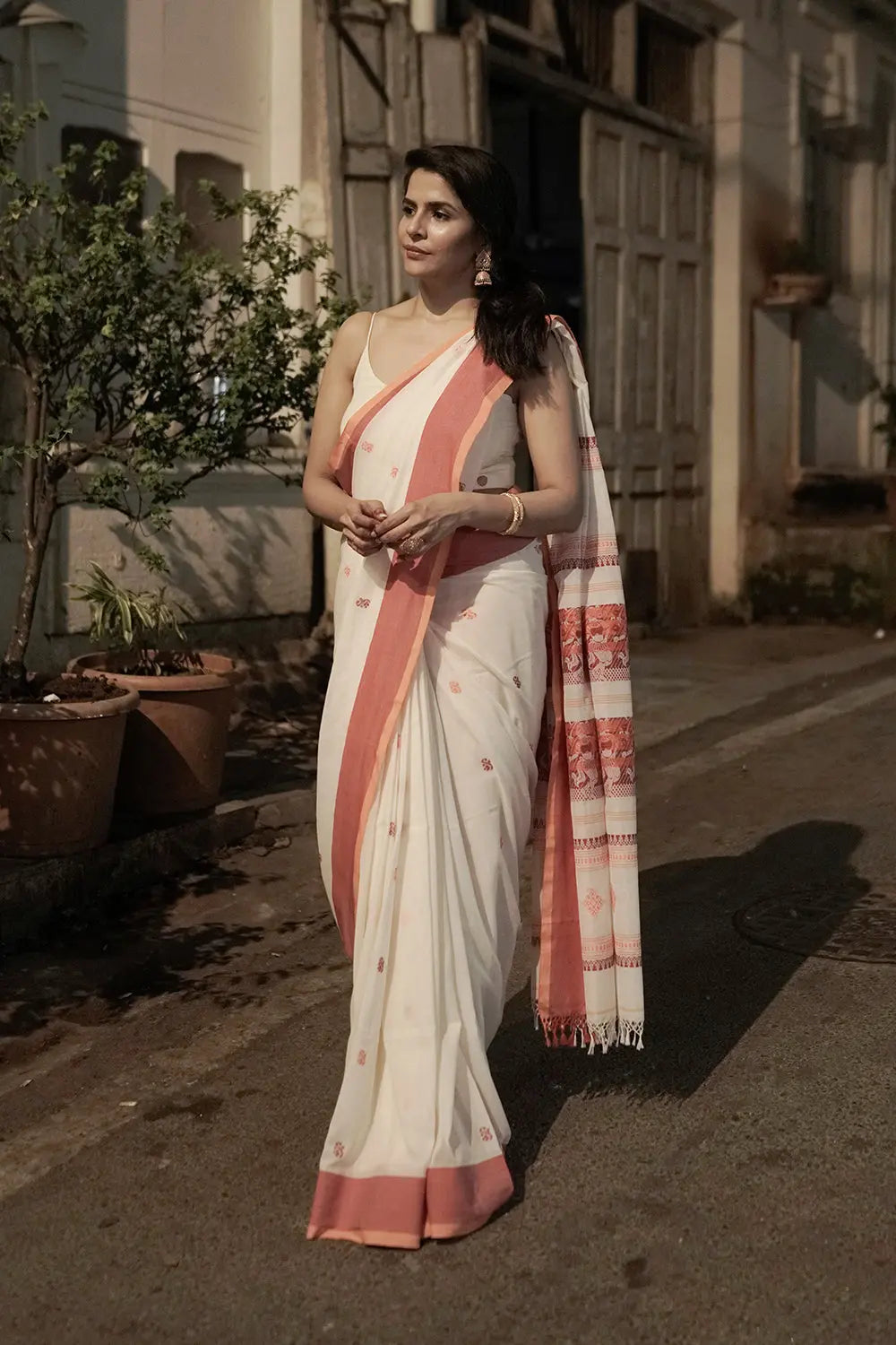 Aadhunik Jamdani Blouse-Sutra Art of Clothing