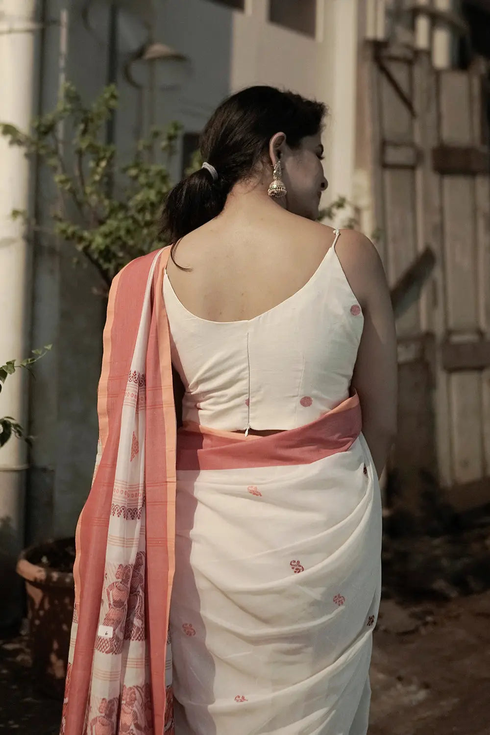 Aadhunik Jamdani Blouse-Sutra Art of Clothing