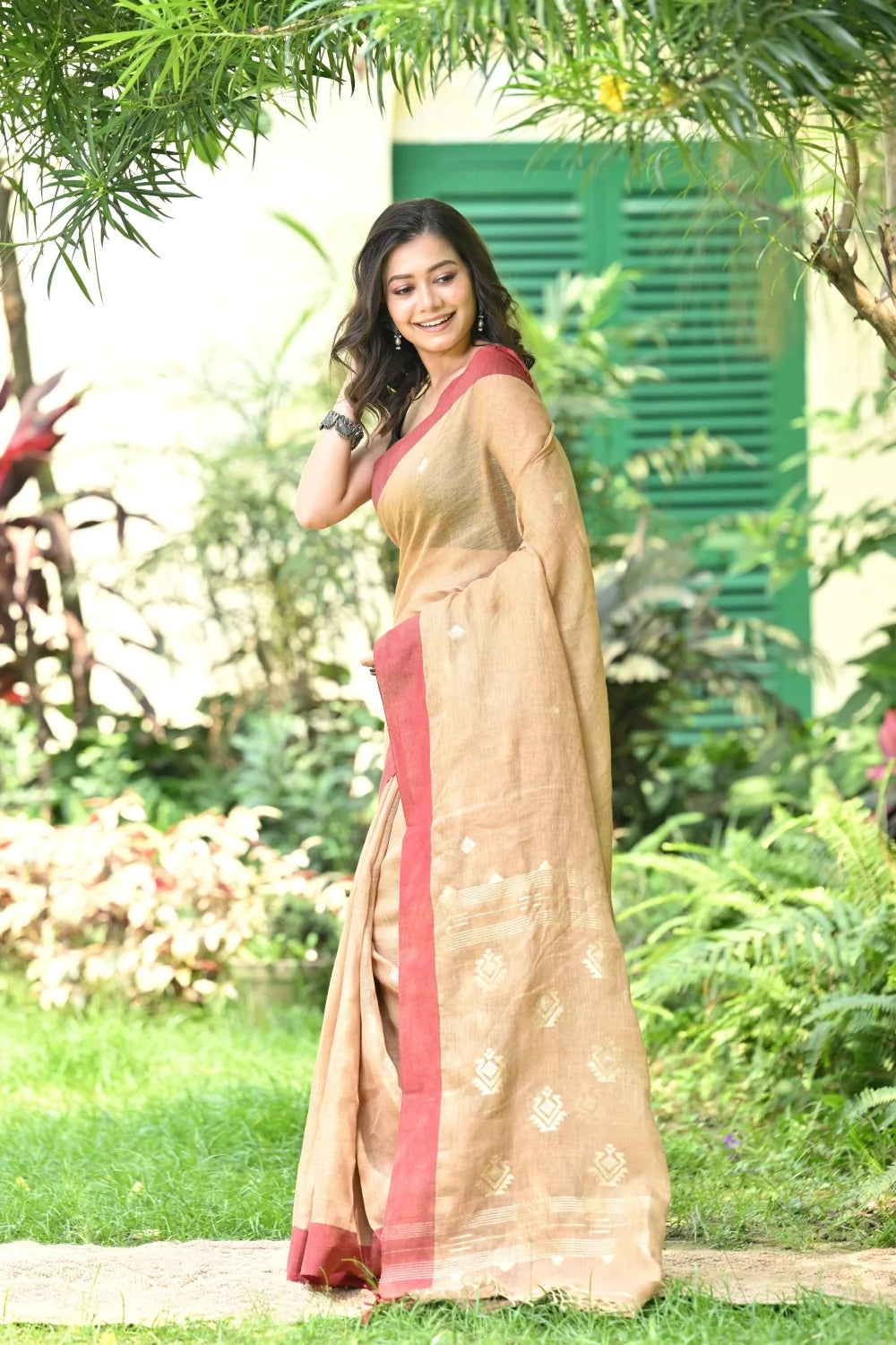 Handloom Sand Brown Pure Linen Jamdani Saree-Sutra Art of Clothing