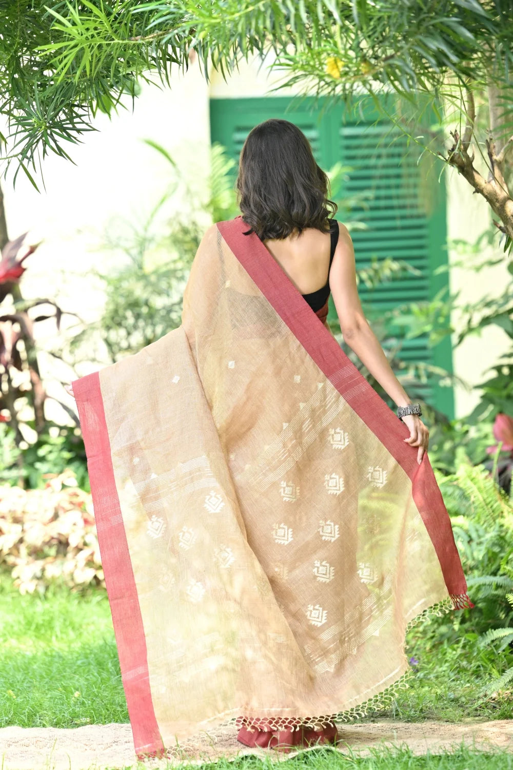 Handloom Sand Brown Pure Linen Jamdani Saree-Sutra Art of Clothing