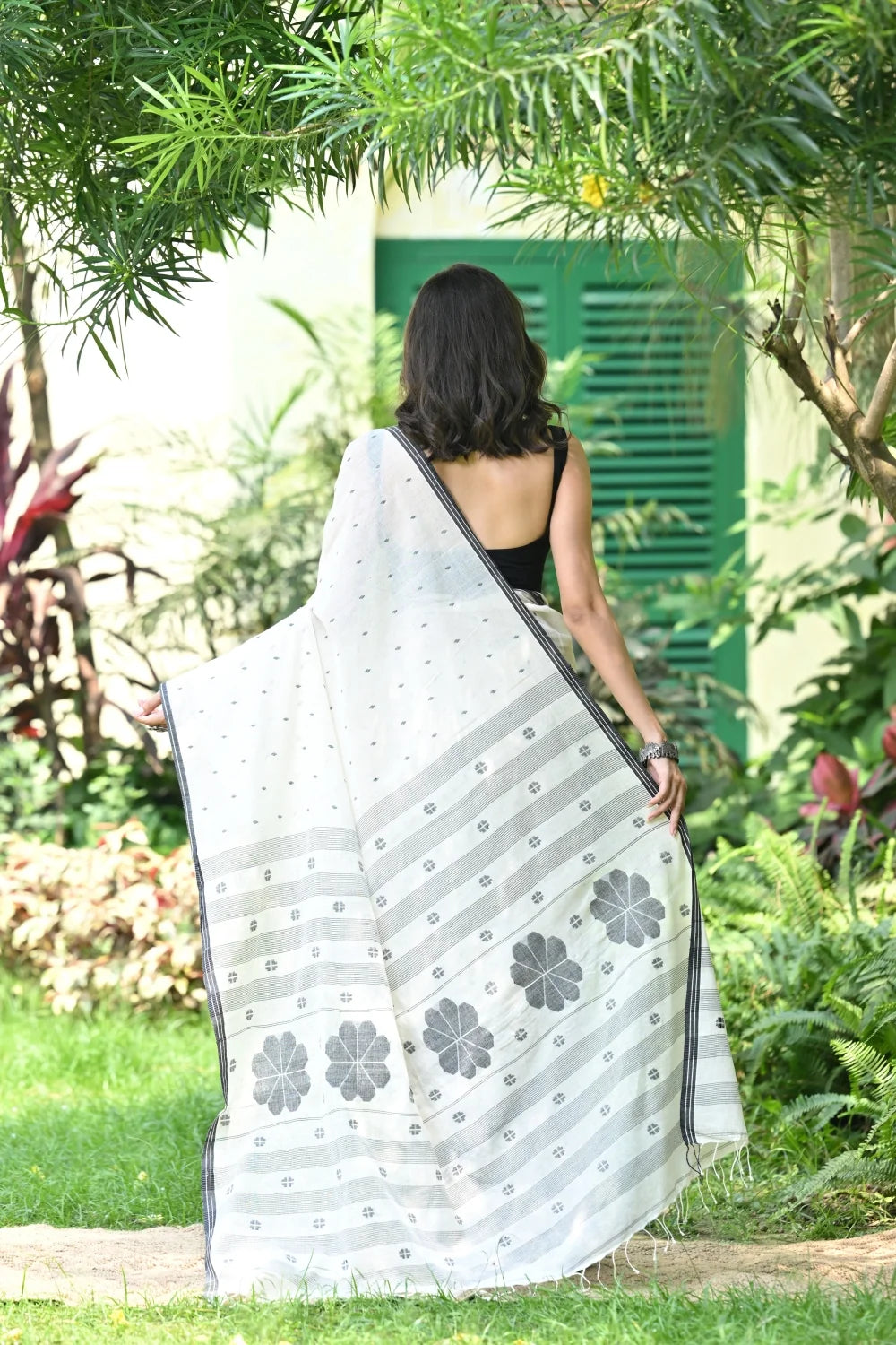 Handloom White & Black Soft Cotton Jamdani Saree-Sutra Art of Clothing
