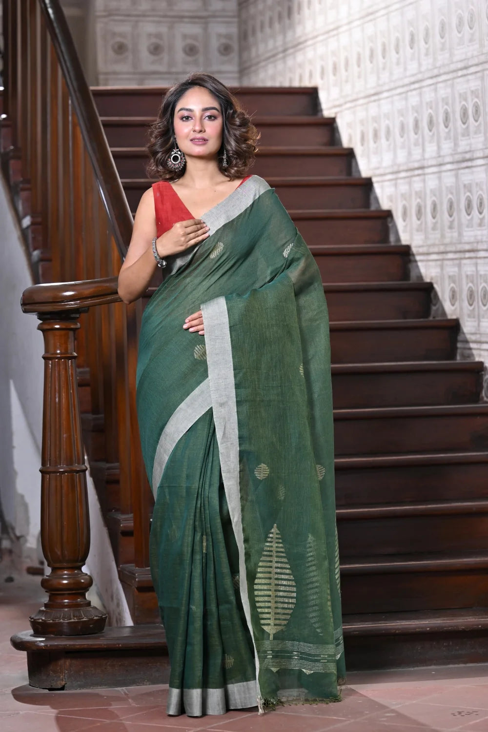 Handloom Dark Green Pure Linen Zari Jamdani Saree-Sutra Art of Clothing
