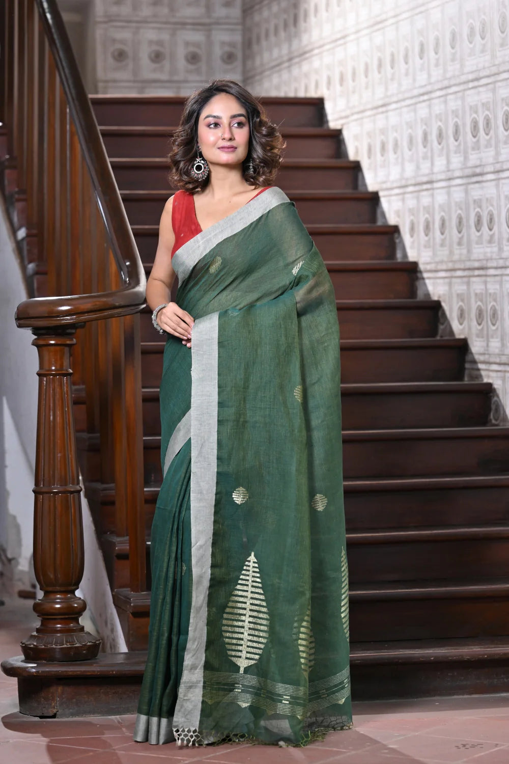 Handloom Dark Green Pure Linen Zari Jamdani Saree-Sutra Art of Clothing