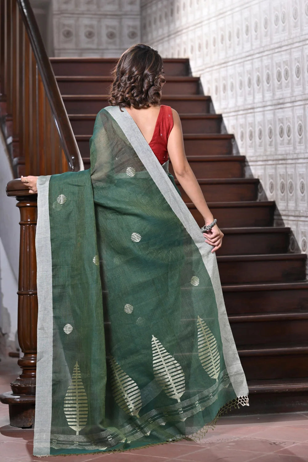 Handloom Dark Green Pure Linen Zari Jamdani Saree-Sutra Art of Clothing