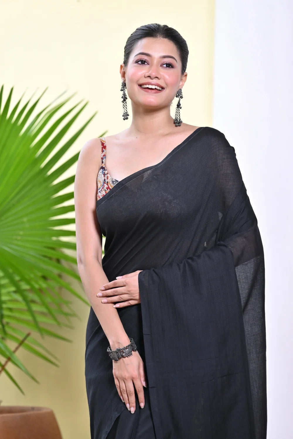 Handloom Black Mul Saree-Sutra Art of Clothing