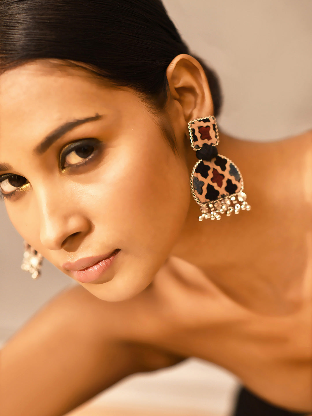 Women Black half moon push back statement earrings-4