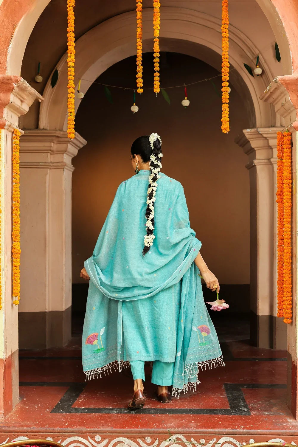 Back View of Handloom Green Pure Cotton Jamdani Kurta Set with Dupatta