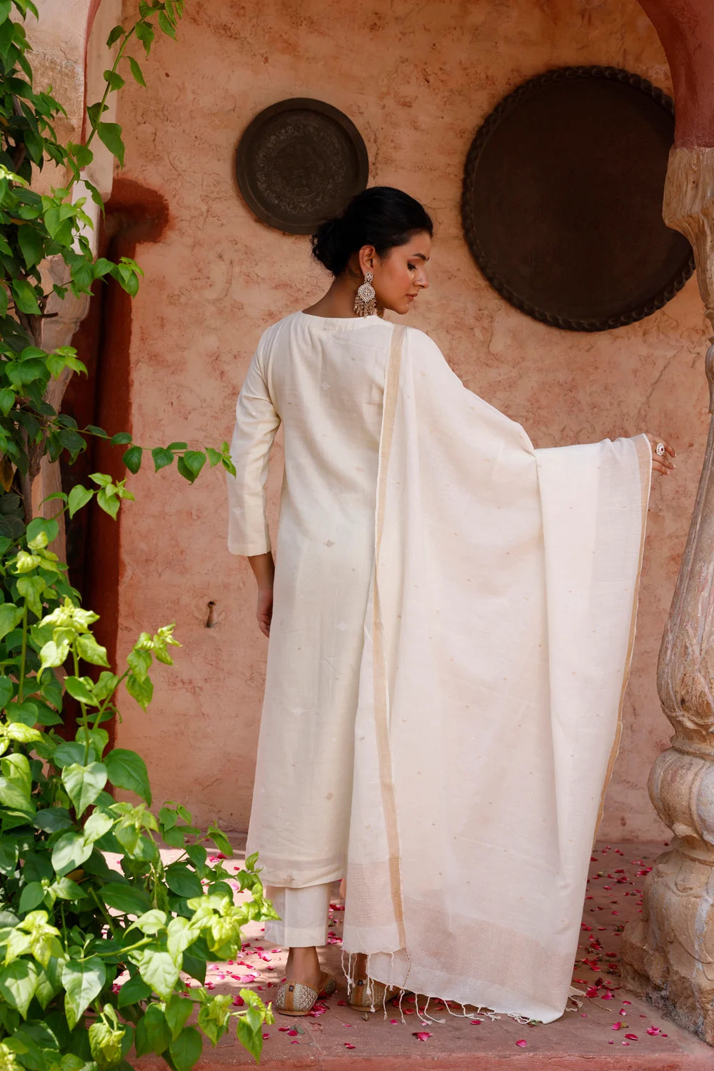 Back View of Handloom Off White Zari Jamdani Kurta Set with Dupatta