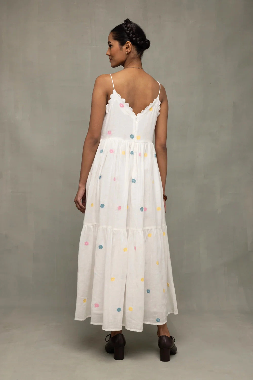 back-view-of-white-gulrang-pure-cotton-jamdani-dress