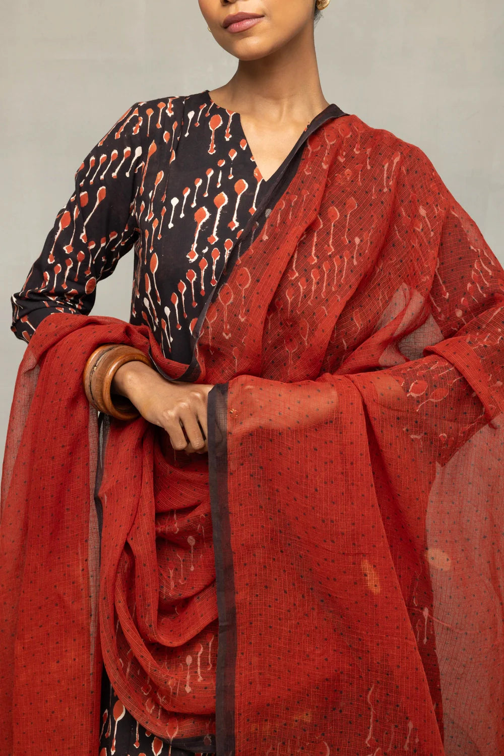 Ebony & Crimson Bagru Hand-Block Print Kurta set-Sutra Art of Clothing