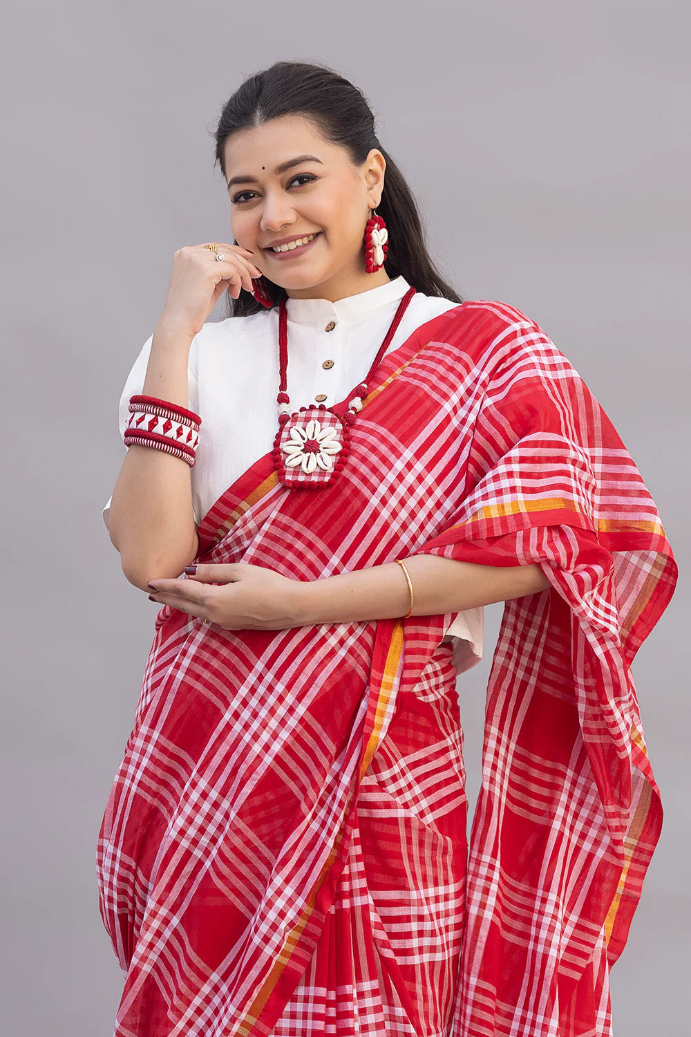 Close Up of Check Weave on Red and White Handloom Mulmul Saree
