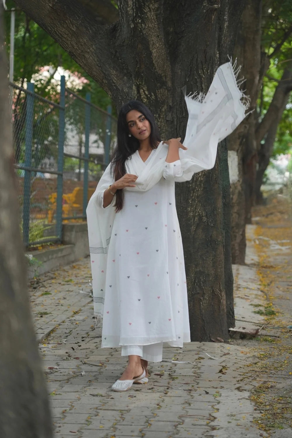 Close Up of Heart Shape Motifs on White Handloom Jamdani Dupatta