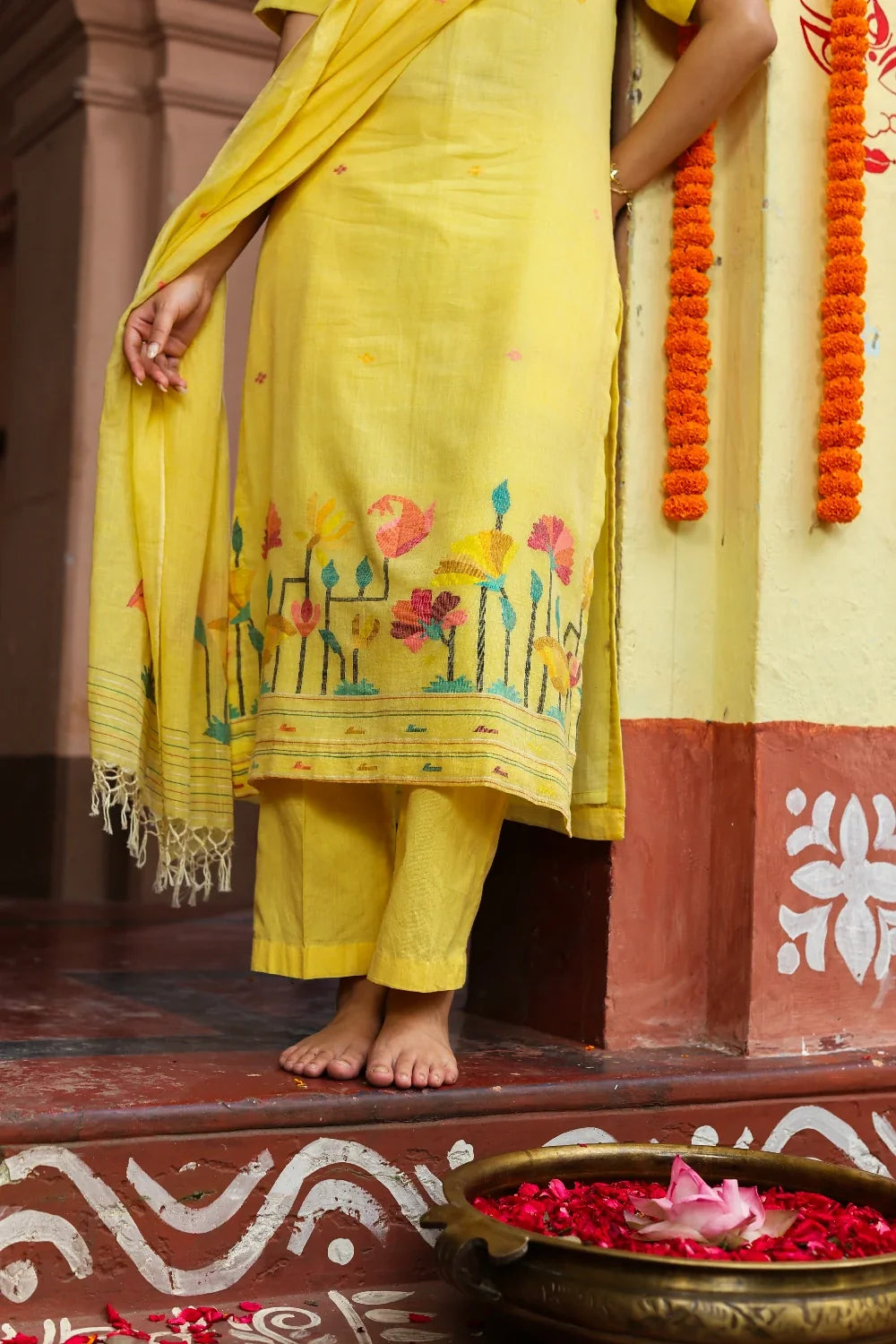 Close Up of Jamdani Weave Motifs on Yellow Pure Cotton Handloom Kurta